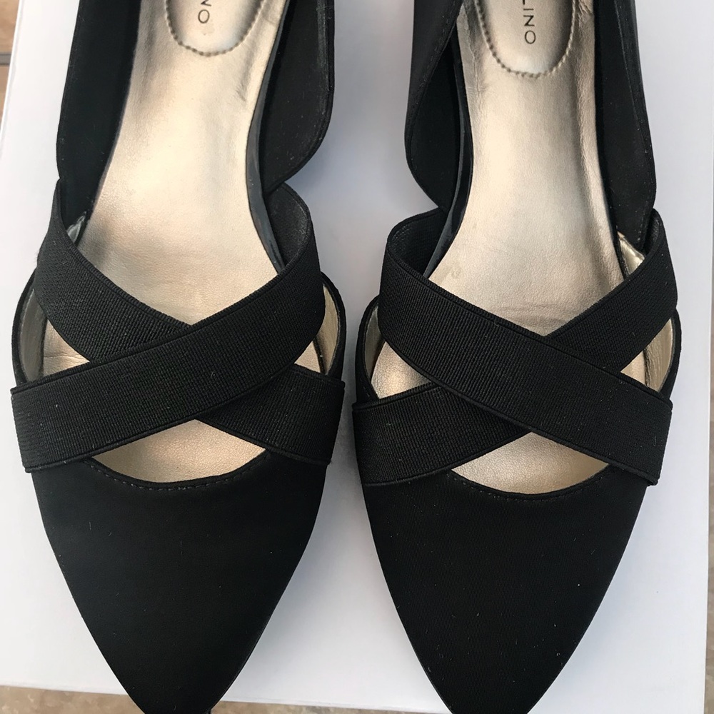 Bandolino black flats
